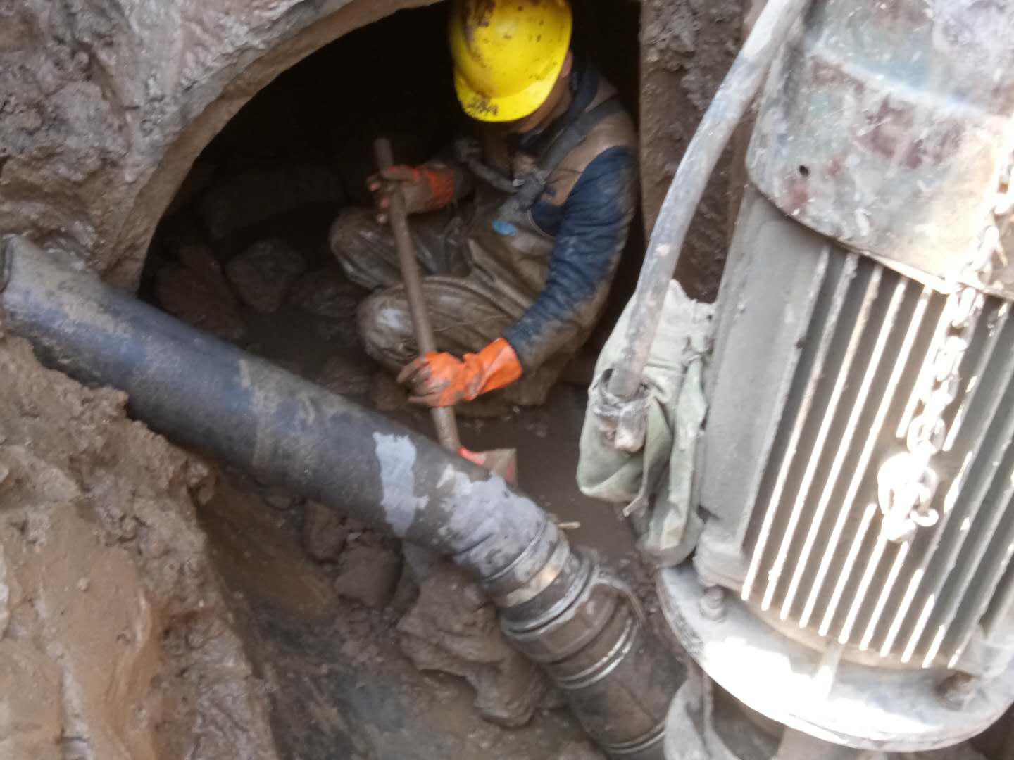 沙湖原种场管道清淤